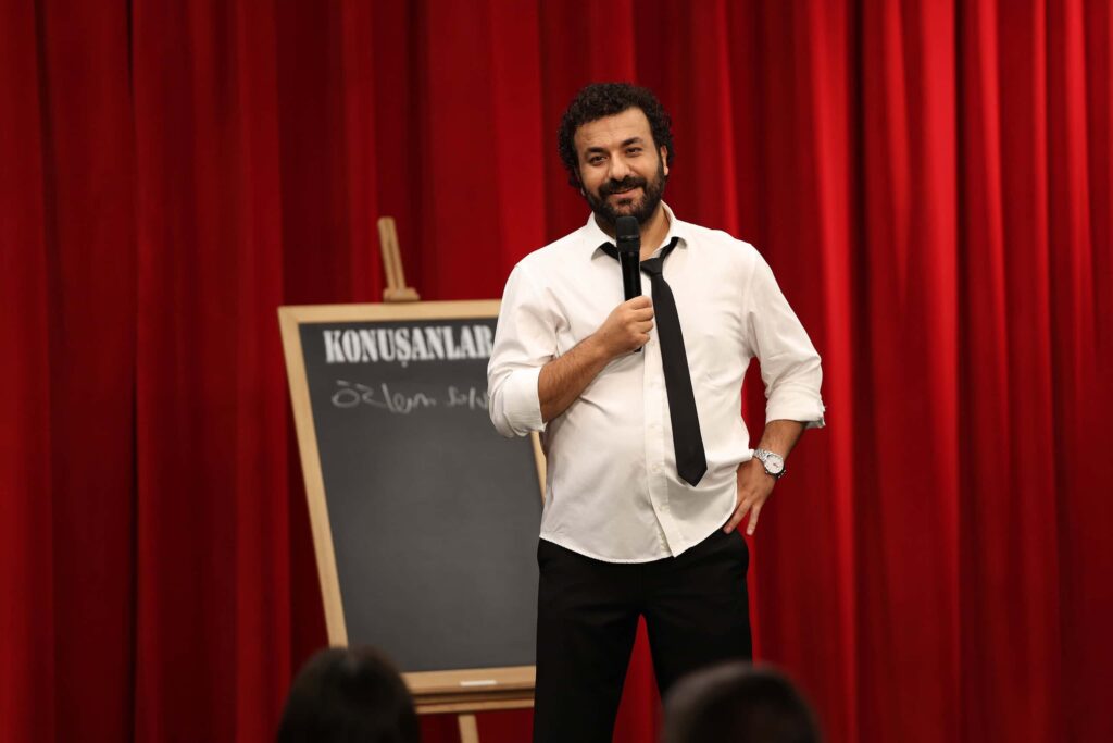 Konuşanlar’ın yeni bölümünden en komik anlar sosyal medyada büyük ilgi görüyor! Konuşanlar’ın yeni bölümünden en komik anlar sosyal medyada büyük ilgi görüyor!