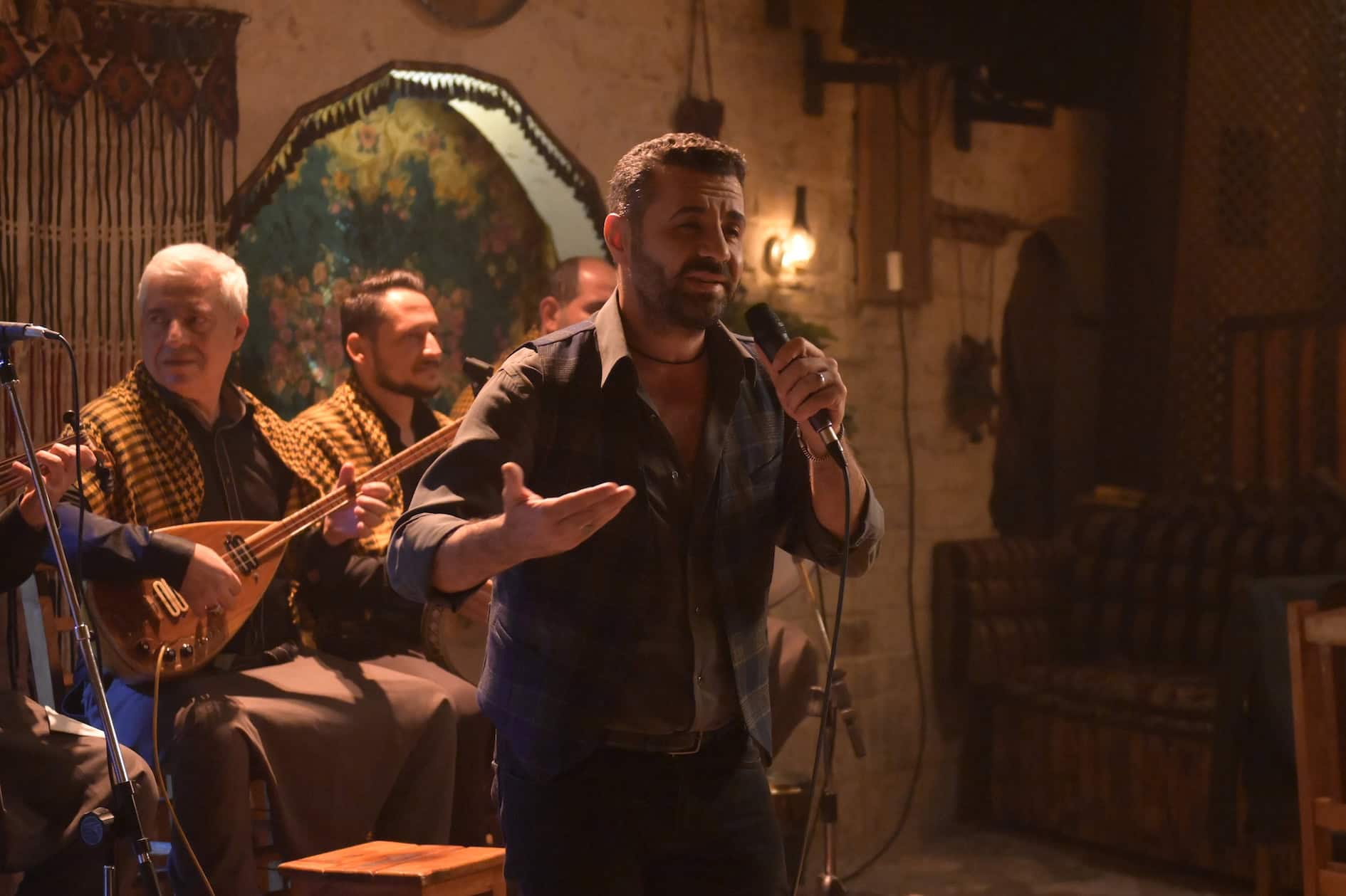 Radyo Onur, Halef’te açılıyor! Halef: Köklerin Çağrısı, bu hafta müzikle dolu sahnelerle izleyicilere sürpriz yapacak! Radyo Onur, Halef’te açılıyor! Halef: Köklerin Çağrısı, bu hafta müzikle dolu sahnelerle izleyicilere sürpriz yapacak!